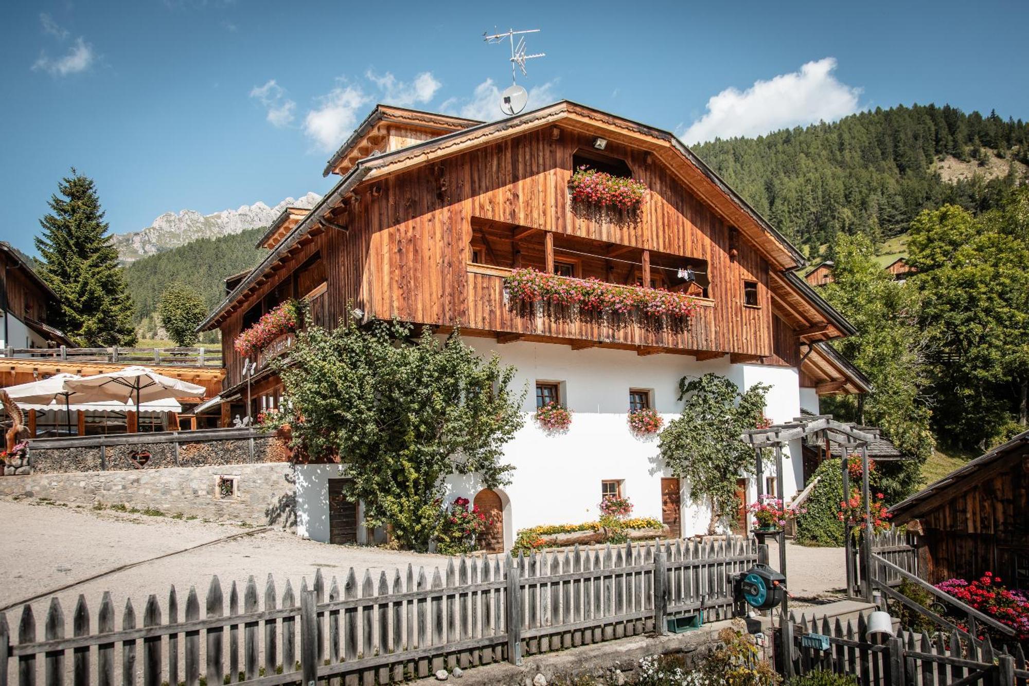 Agriturismo Luech De Vanc سان مارتينو-إن-باديا المظهر الخارجي الصورة